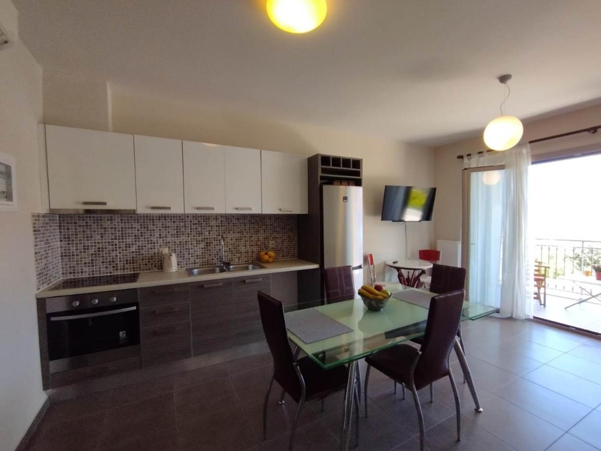 Angelos Apartments Каравомилос Екстериор снимка